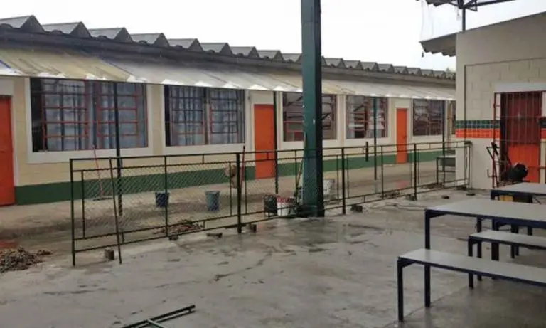 Escola é reformada por alunos, professores e funcionários em Taubaté