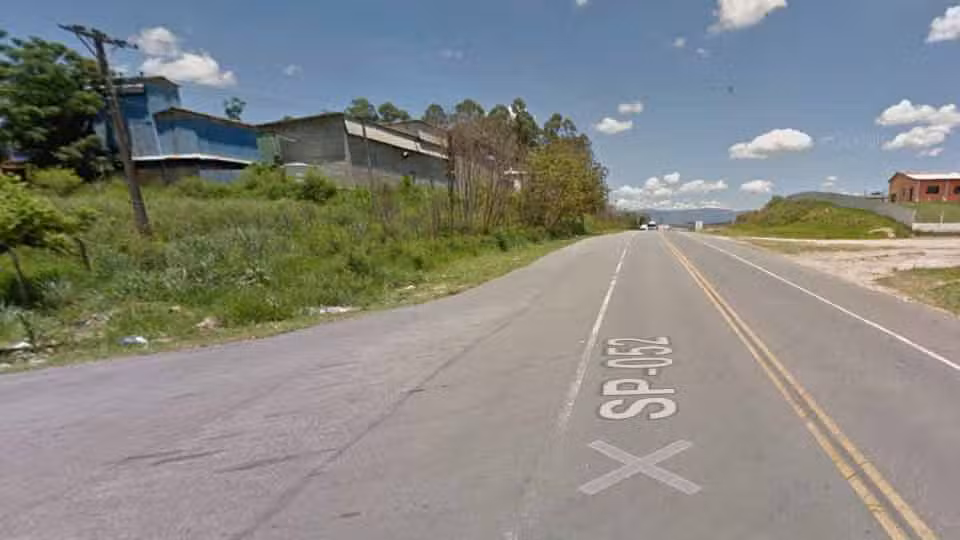 Ciclista é espancado por ladrões na SP 52; tentativa de assalto