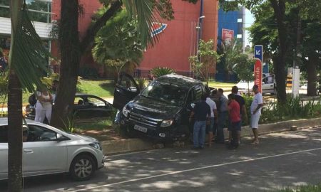 Empresário é baleado por dupla ao sair da sua empresa em Taubaté