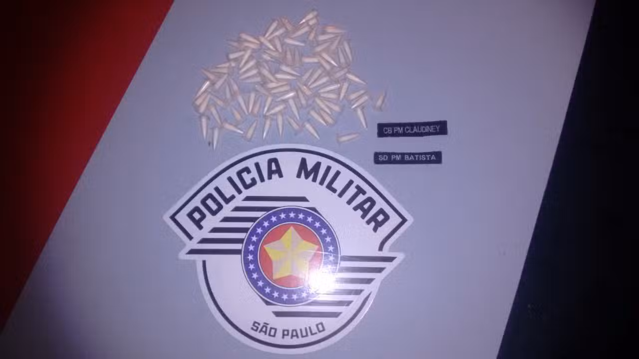 Polícia Militar de Cachoeira Paulista prende traficante com 84 pinos de cocaína