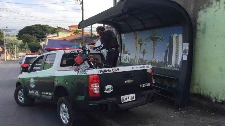 Adolescente de 17 anos e jovem de 20 anos são detidos por série de roubos na zona leste de São José dos Campos; menor suspeito de homicídio