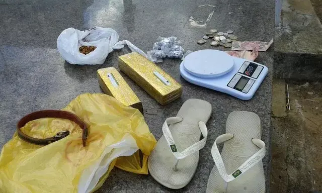 Drogas escondidas entre túmulos de um cemitério de Taubaté são apreendidas
