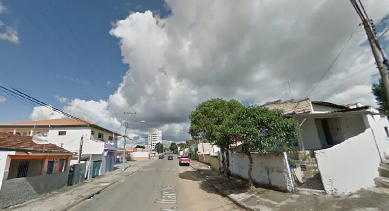 Dupla invade casa em Taubaté e foge com o carro e pertences de um casal