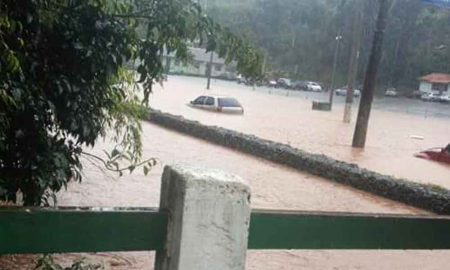 Chuva alaga Campos do Jordão nesta tarde de segunda; confira as fotos