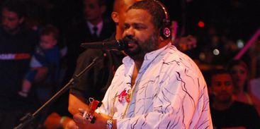 Arlindo Cruz permanece internado em estado grave