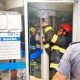 Criança de dois anos fica presa em porta giratória de banco no Litoral Norte