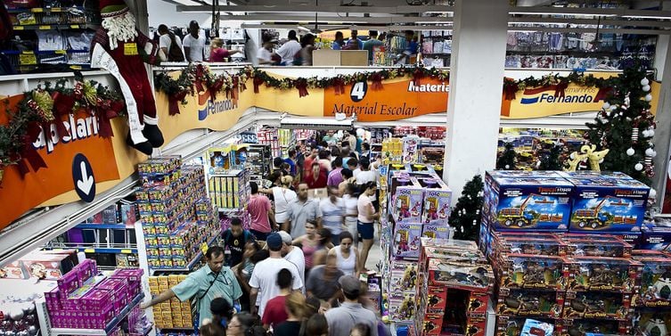 Inadimplentes e famílias sem condições de pagar contas crescem no país