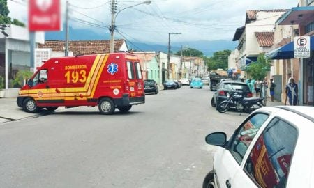 Homem cai de escada de 4 metros no centro de Cruzeiro