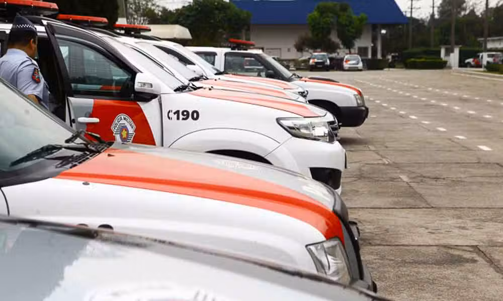 Homem de 28 anos é preso após agredir e ameaçar a mãe com um facão em Pindamonhangaba