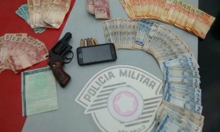 Dois são presos durante roubo a farmácia em Guaratinguetá