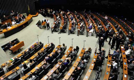 80% dos deputados a favor de punir abuso estão em lista de Fachin