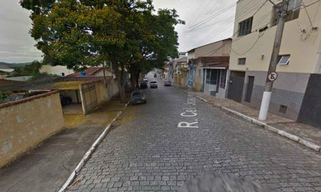 Motoboy tem moto roubada por ladrão armado em Cruzeiro