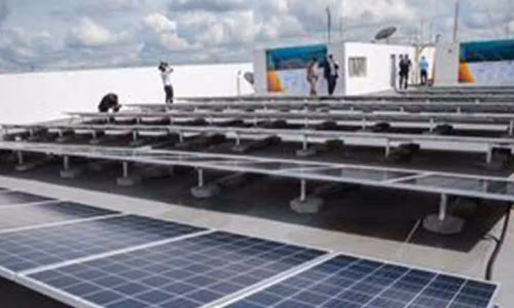 Cientistas chineses desenvolvem painéis solares que funcionam mesmo com chuva