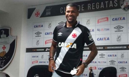 Cruzeirense Breno é apresentado e se diz apto fisicamente para atuar pelo Vasco já no domingo