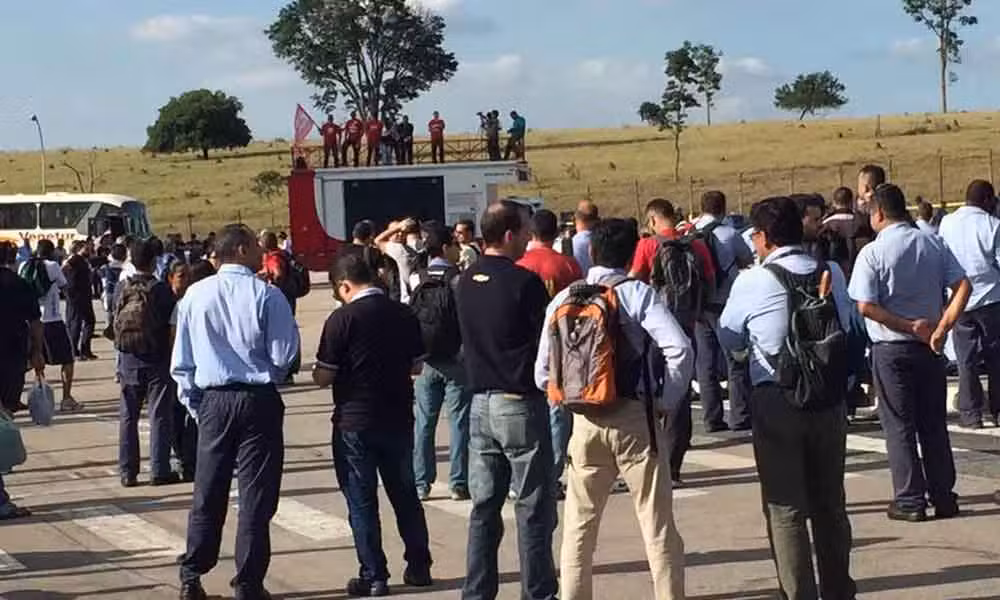 Funcionários da GM de São José aprovam suspensão dos contratos de trabalho de até 1,5 mil operários