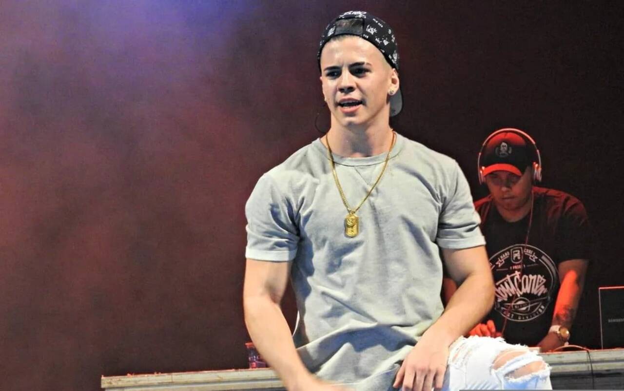 MC Biel anuncia recomeço e afirma que antes vivia um personagem