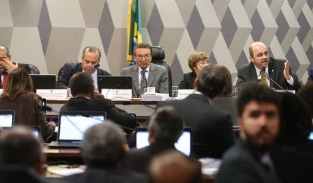 CCJ do Senado aprova reforma trabalhista; texto vai ao plenário