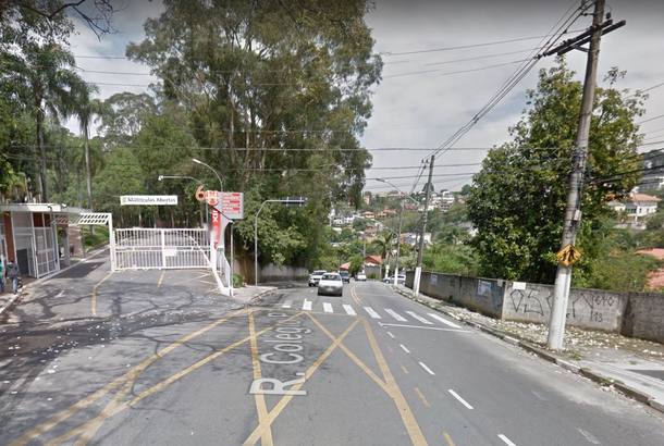 Corpo carbonizado é encontrado em porta-malas de carro no Morumbi