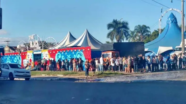 Circo The Black continua com apresentações gratuitas em Cruzeiro