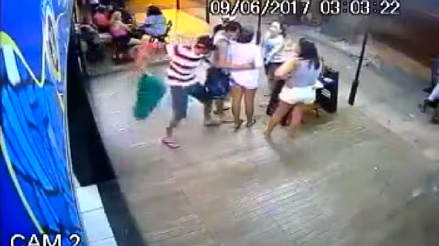 Homem esfaqueia ex em bar da zona oeste do Rio