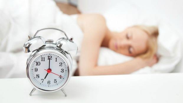 Dormir mais de dez horas por dia eleva risco de problemas cardiovasculares
