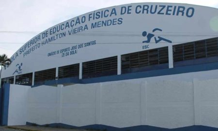Senhor de 58 anos morre durante futsal na quadra da Esefic em Cruzeiro