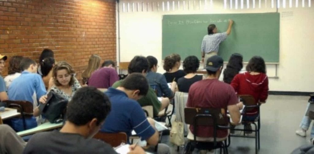 60 mil bolsas para a formação de professores em 2020: Veja como participar do programa do CAPES