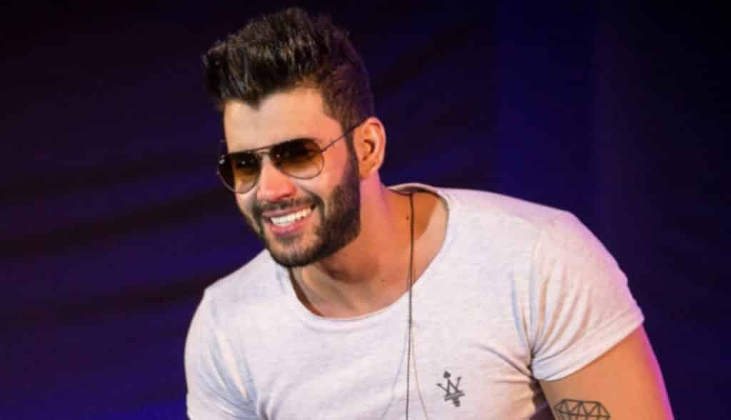 Gusttavo Lima canta em casamento milionário e desabafa: 'Não deixe ninguém te tratar como lixo'