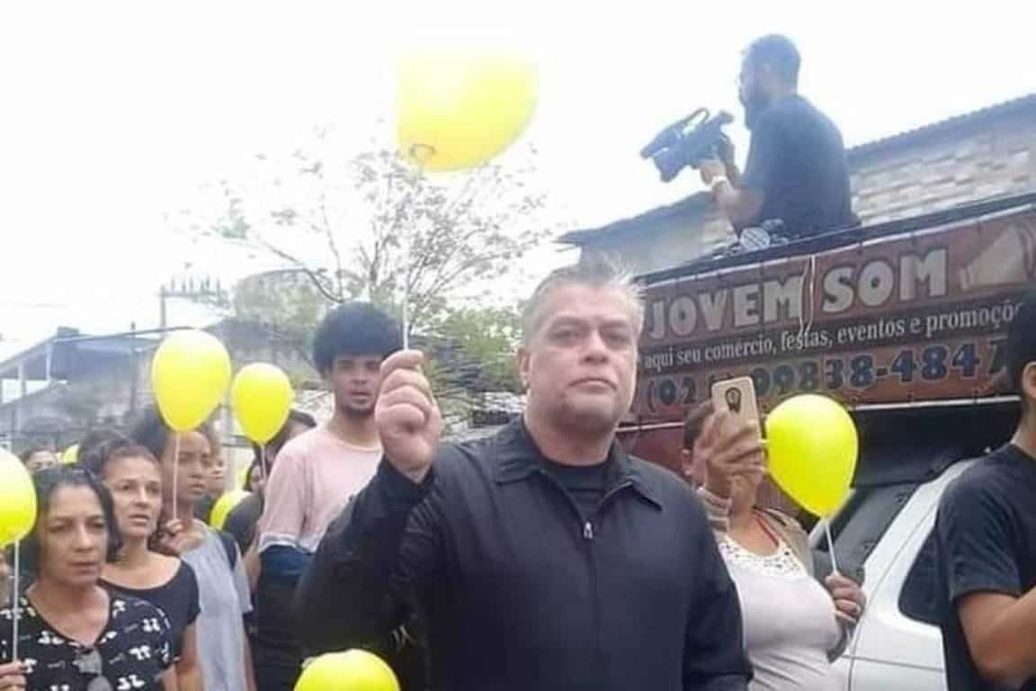 Fábio Assunção vai a protesto contra morte de Ágatha no Rio e retrata descaso ao Alemão.