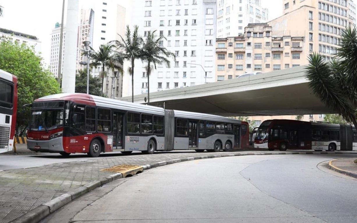Greve de motoristas afeta 6.500 ônibus de 713 linhas em São Paulo