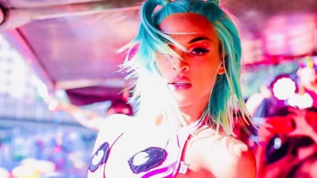 Pabllo Vittar faz festa em novo disco
