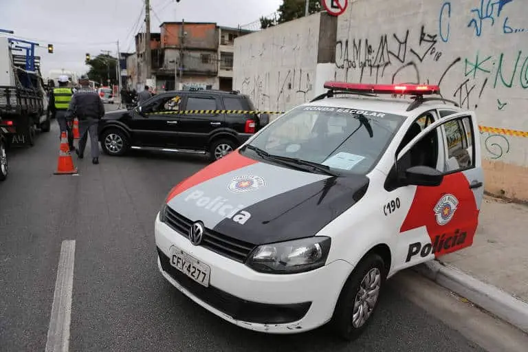 Deputados aprovam reajuste salarial de 5% para policiais de SP