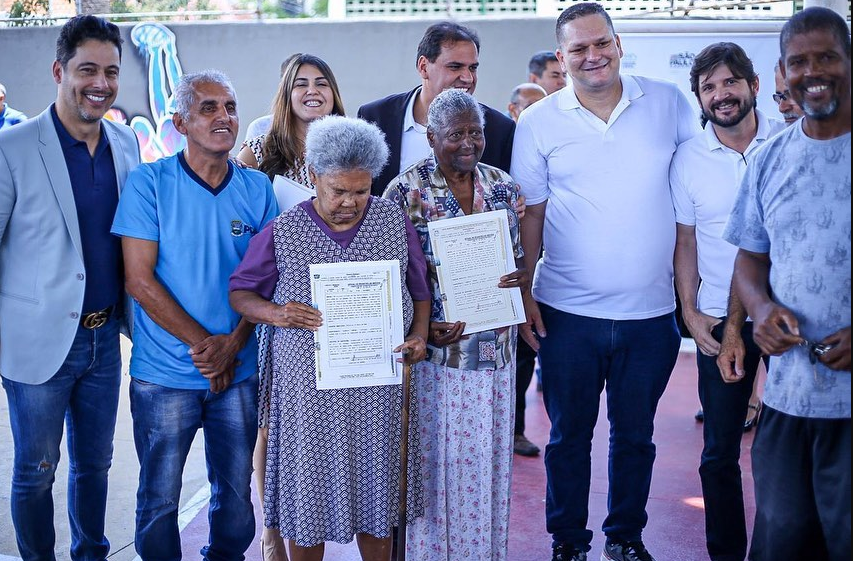 Cidade Legal entrega 250 títulos de propriedade para famílias de Poá