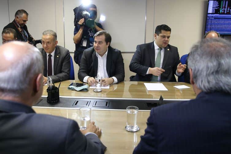Congresso vai criar comissão especial para discutir reforma tributária