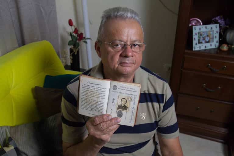 O operador de máquinas Nelson Borges da Silva, 63 anos, diz que tenta, há anos, se aposentar por tempo de contribuição.