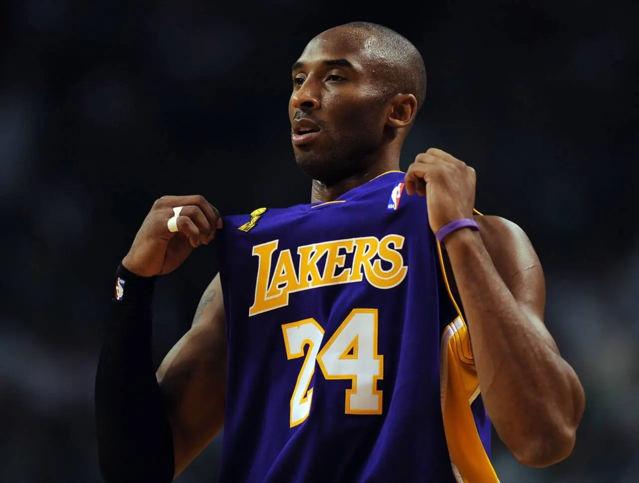 Kobe Bryant, astro da NBA, morre em acidente de helicóptero