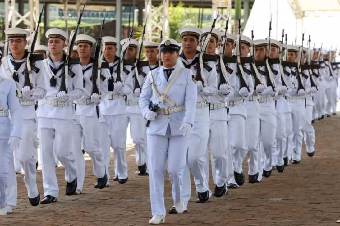 Marinha abre 900 vagas para concurso de ensino médio