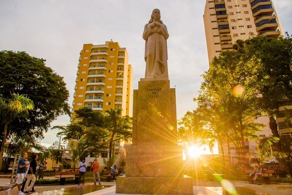 ‘Praça da Santa’ é reinaugurada em Tatuí