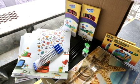 Governo de SP garante entrega antecipada do kit escolar