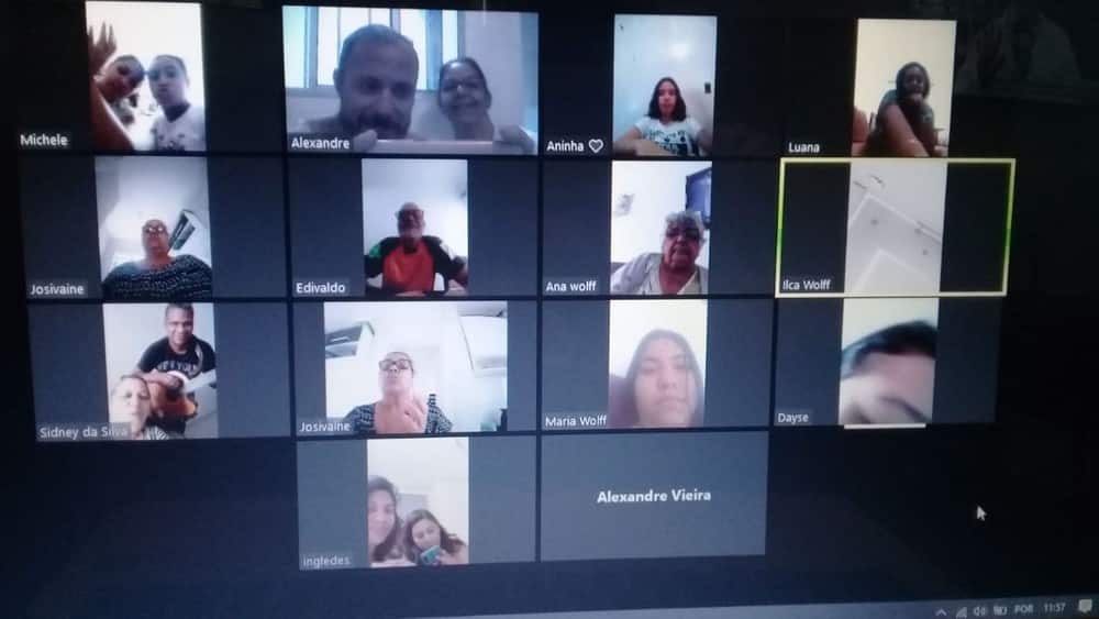 Saiba fazer ligações em vídeo para várias pessoas ao mesmo tempo