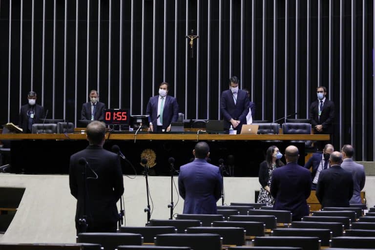 Plenário faz minuto de silêncio pela morte do ex-deputado João Mellão Neto