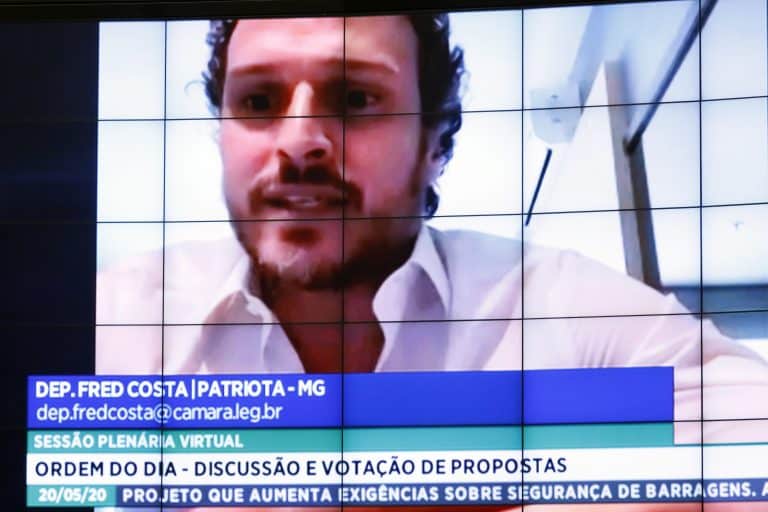 Plenário aprova texto-base de projeto que suspende parte das perícias do INSS durante pandemia