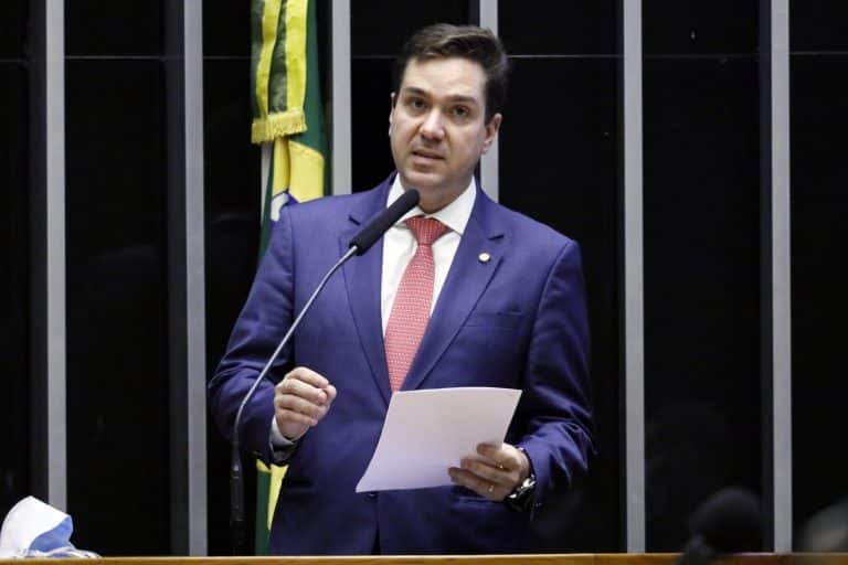 Câmara aprova projeto que proíbe desligamento de serviços públicos essenciais entre sexta e domingo