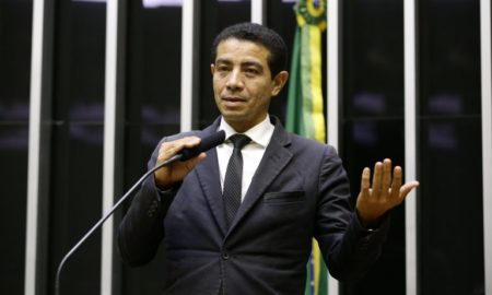 Projeto garante estabilidade de idoso no emprego durante pandemia