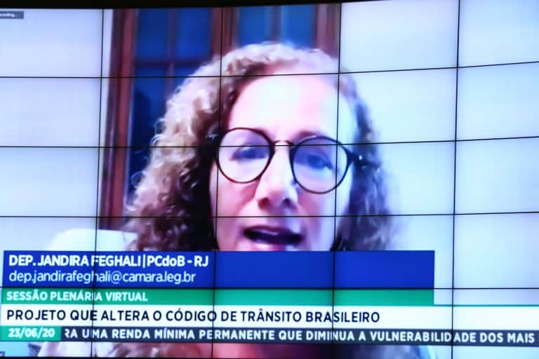 Para oposição, projeto que altera o Código de Trânsito não deveria ser votado durante pandemia