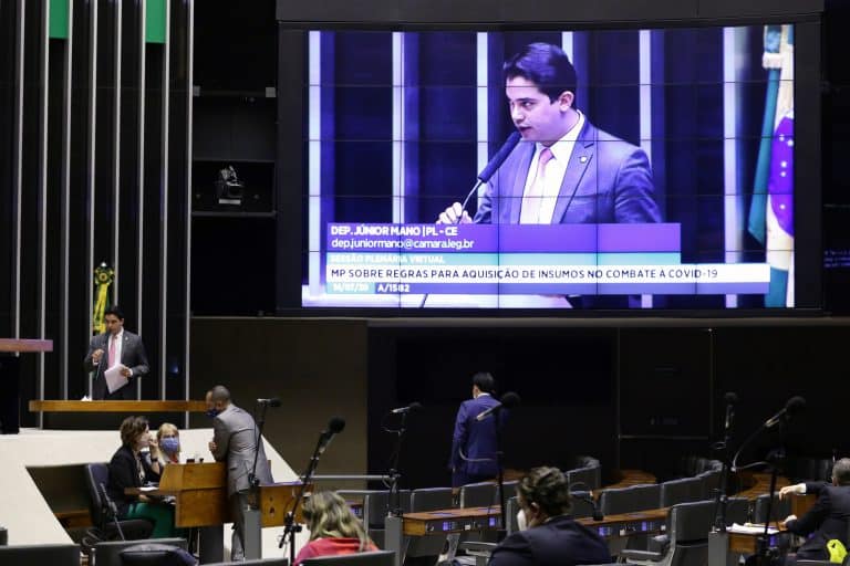 Deputados podem votar projeto que impede penhora de auxílio emergencial