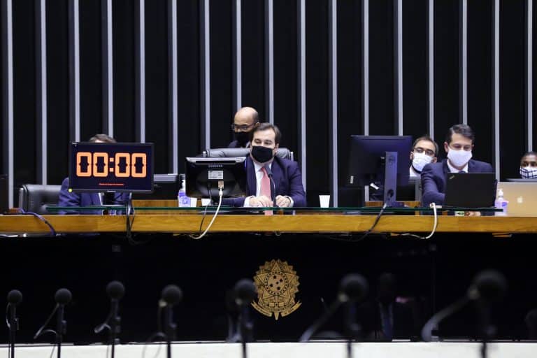 Maia diz que ajuda ao transporte público em razão da pandemia será votada hoje