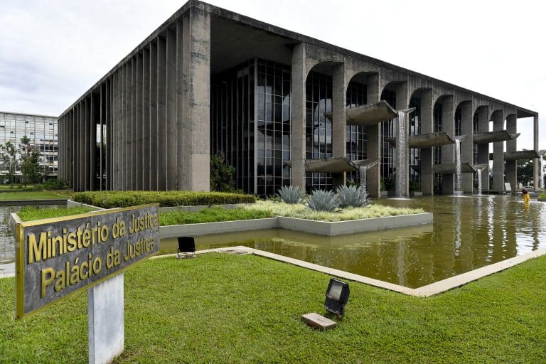 Perde validade MP que autorizou Ministério da Justiça a prorrogar contratos