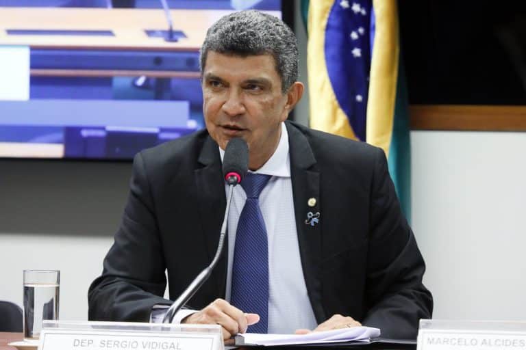 Projeto obriga hospitais a orientarem pais sobre teste do pezinho