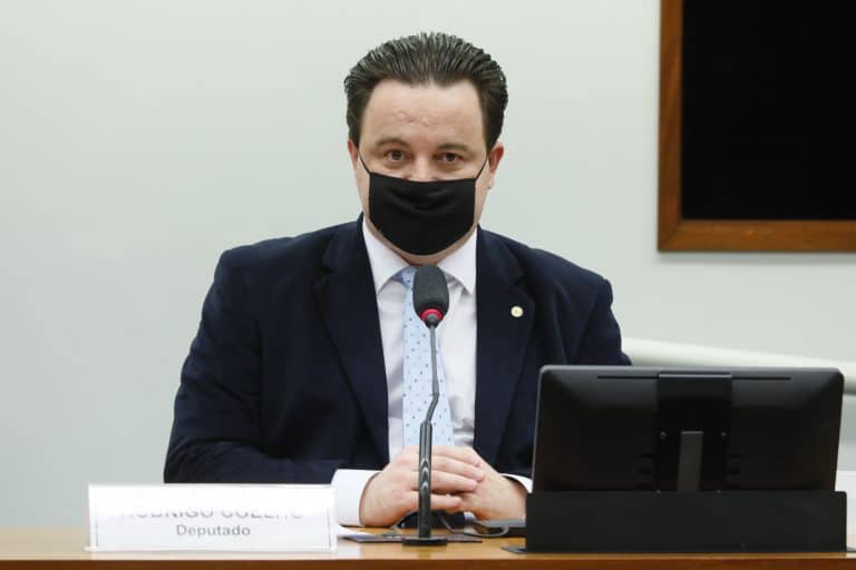 Proposta isenta IPI de automóvel de pessoa com síndrome de Down